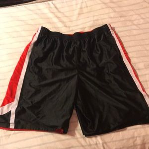 Reversible basketball shorts